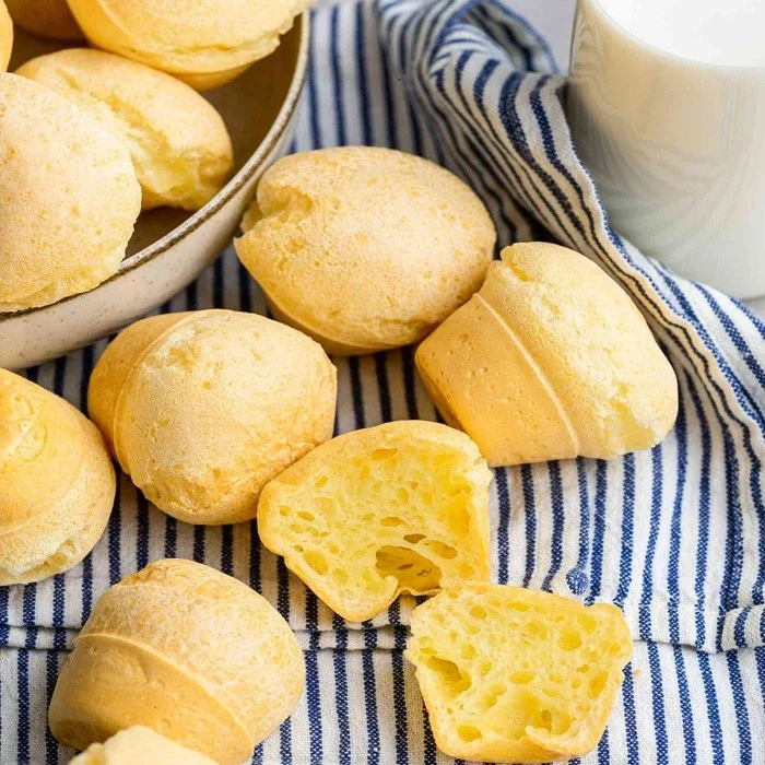 Brazílsky syrový chlieb pão de queijo