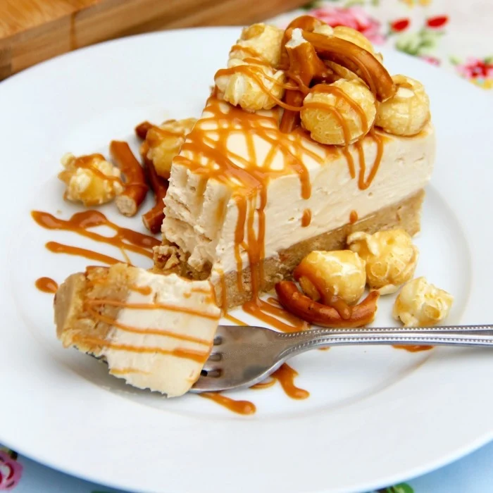 Cheesecake so slaným karamelom