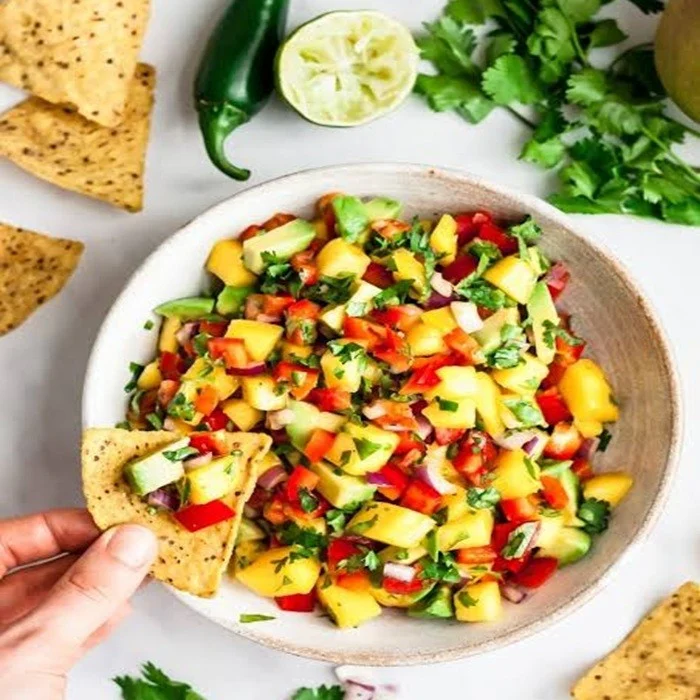 Mangová tropická salsa