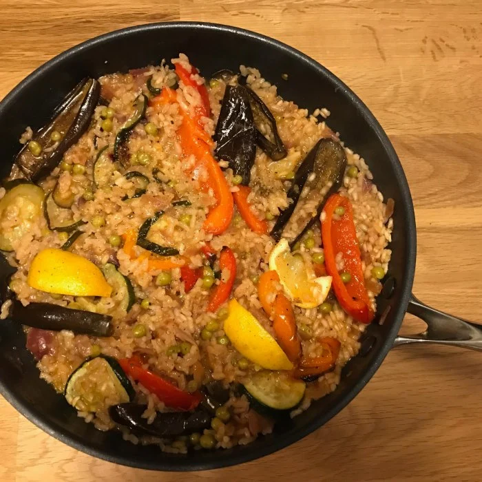 Vegánska paella s feniklom
