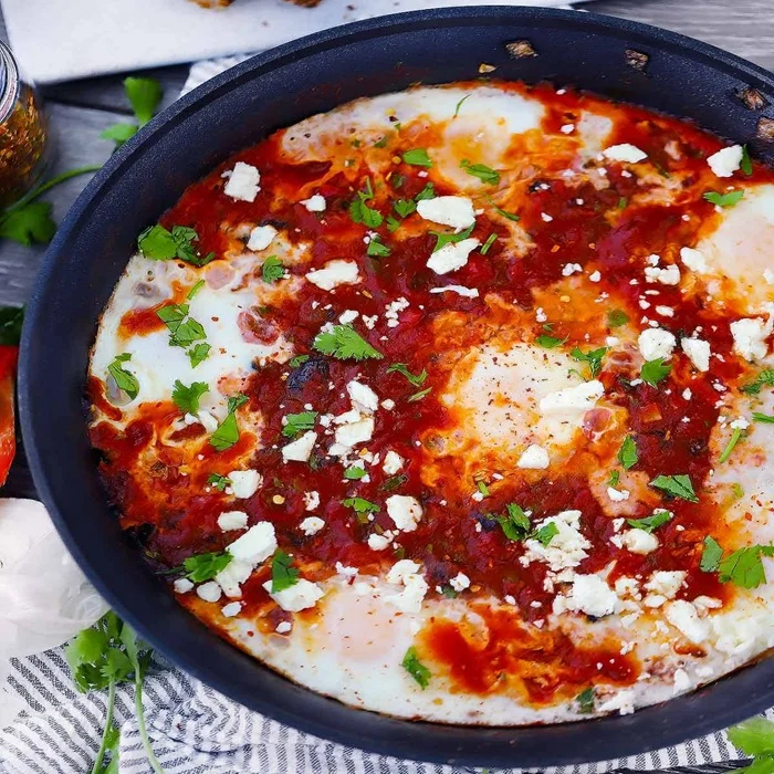Shakshuka s fetou a špenátom