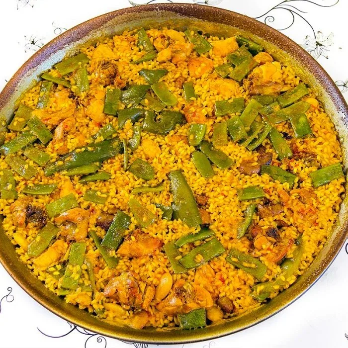 Španielska paella s morskými plodmi